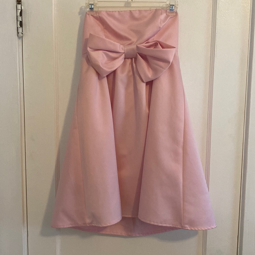CUTE! Pink strapless dress with bow!